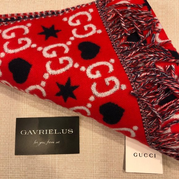 Gucci GG Hearts Scarf in Red new with tags - Picture 3 of 7